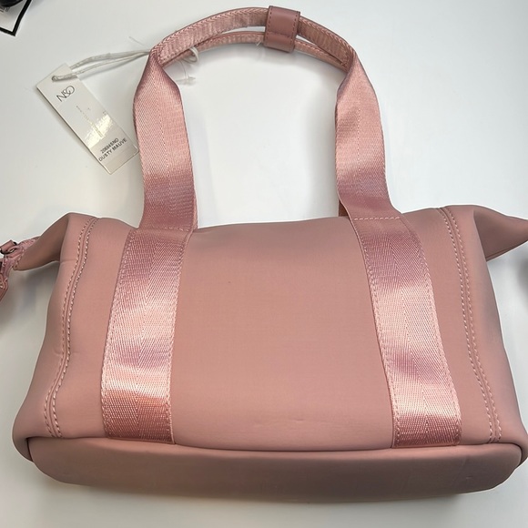 Nico & Olive Small Pink Duffel Bag w/ Double Handles & Removable Strap, NWT! - Picture 2 of 9
